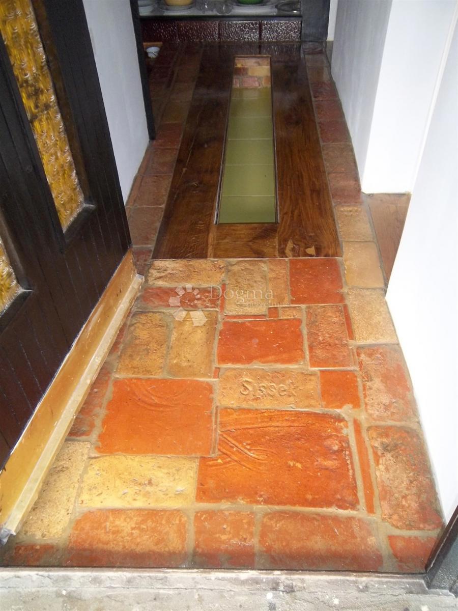 Hiša Centar, Sisak, 255m2