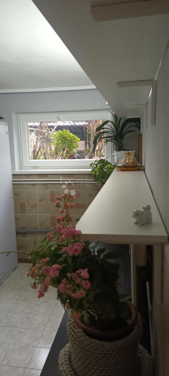 Hiša Centar, Sisak, 255m2