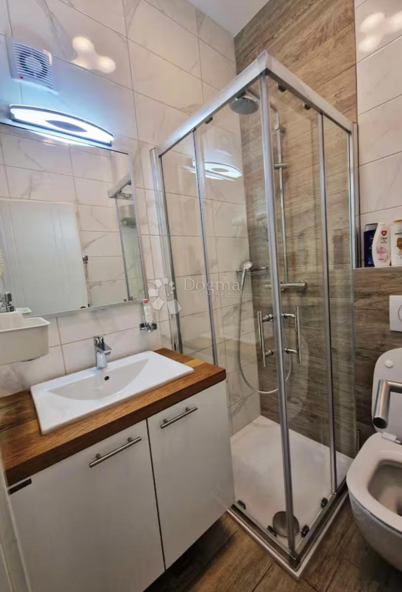 Stanovanje Mandre, Kolan, 53m2