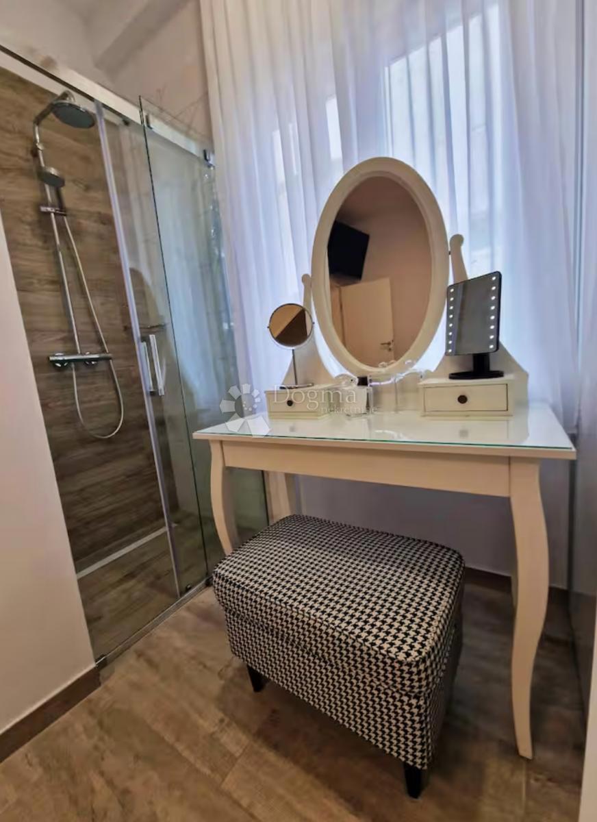 Stanovanje Mandre, Kolan, 53m2