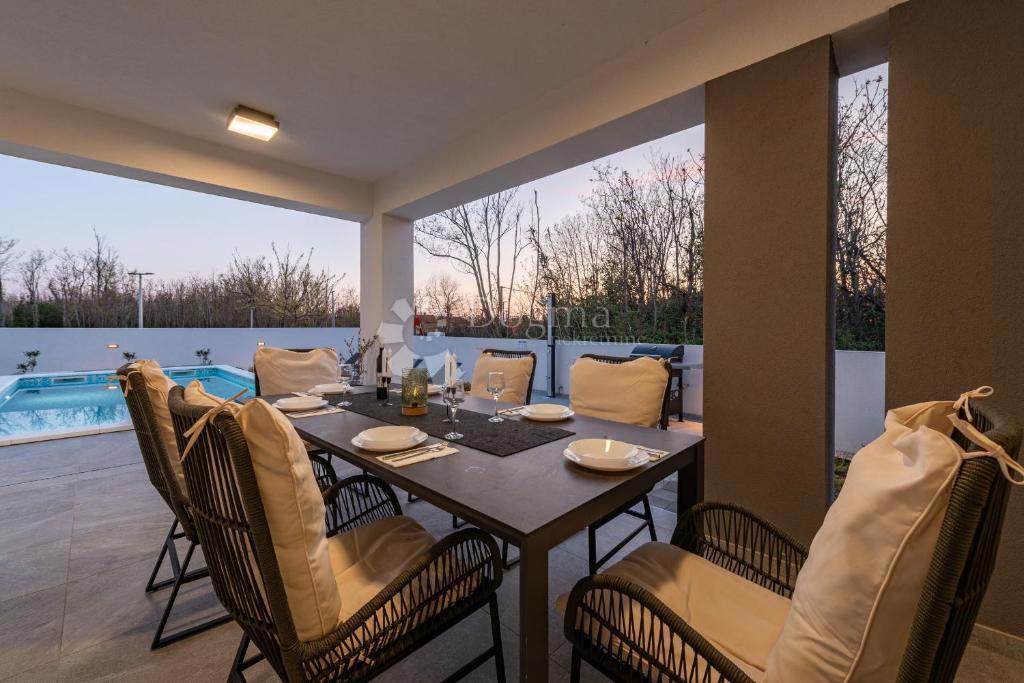 Hiša Privlaka, 220m2