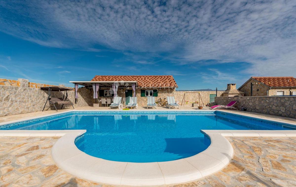 Hiša Donje Biljane, Benkovac, 1.600m2