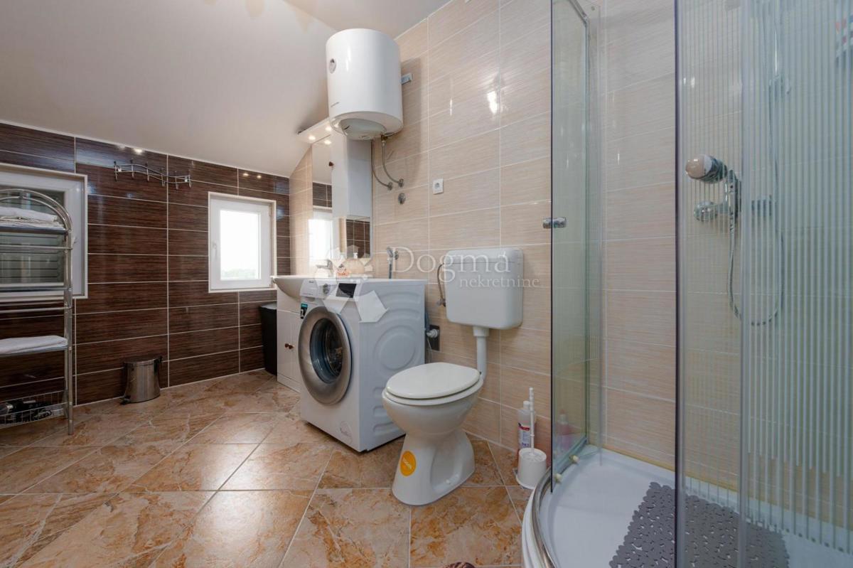 Hiša Donje Biljane, Benkovac, 1.600m2