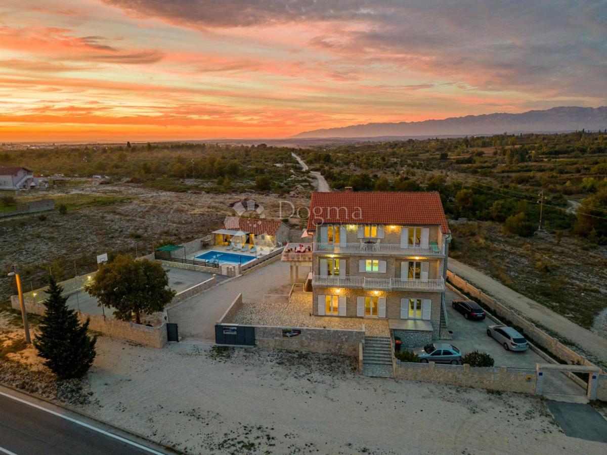 Hiša Donje Biljane, Benkovac, 1.600m2