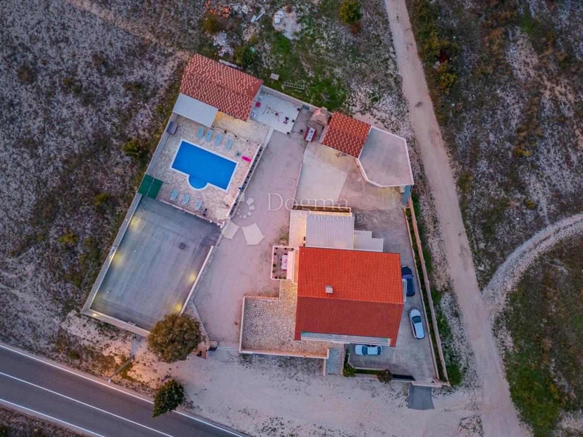 Hiša Donje Biljane, Benkovac, 1.600m2