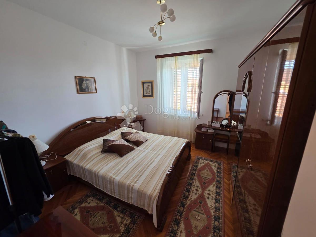 ŠIBENIK - 2 HIŠI V CENTRU MESTA! ODLIČNA PRILOŽNOST