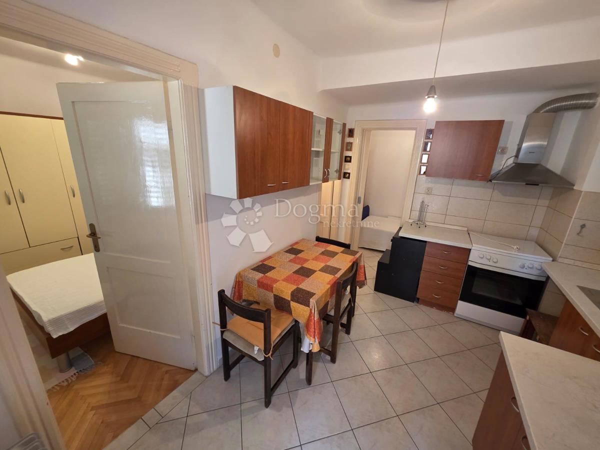 ŠIBENIK - 2 HIŠI V CENTRU MESTA! ODLIČNA PRILOŽNOST