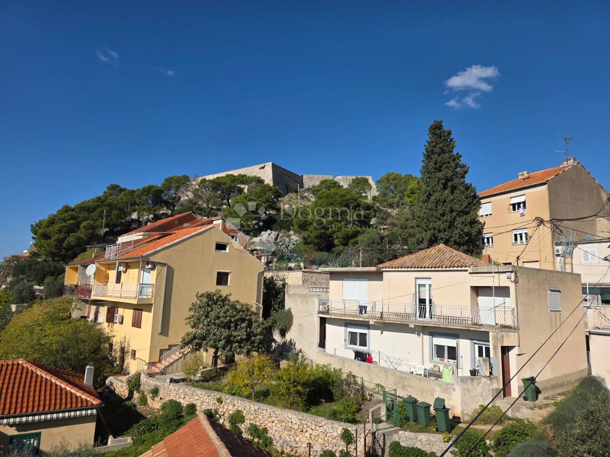 ŠIBENIK - 2 HIŠI V CENTRU MESTA! ODLIČNA PRILOŽNOST