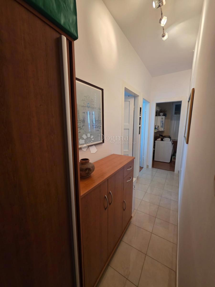 ŠIBENIK - 2 HIŠI V CENTRU MESTA! ODLIČNA PRILOŽNOST