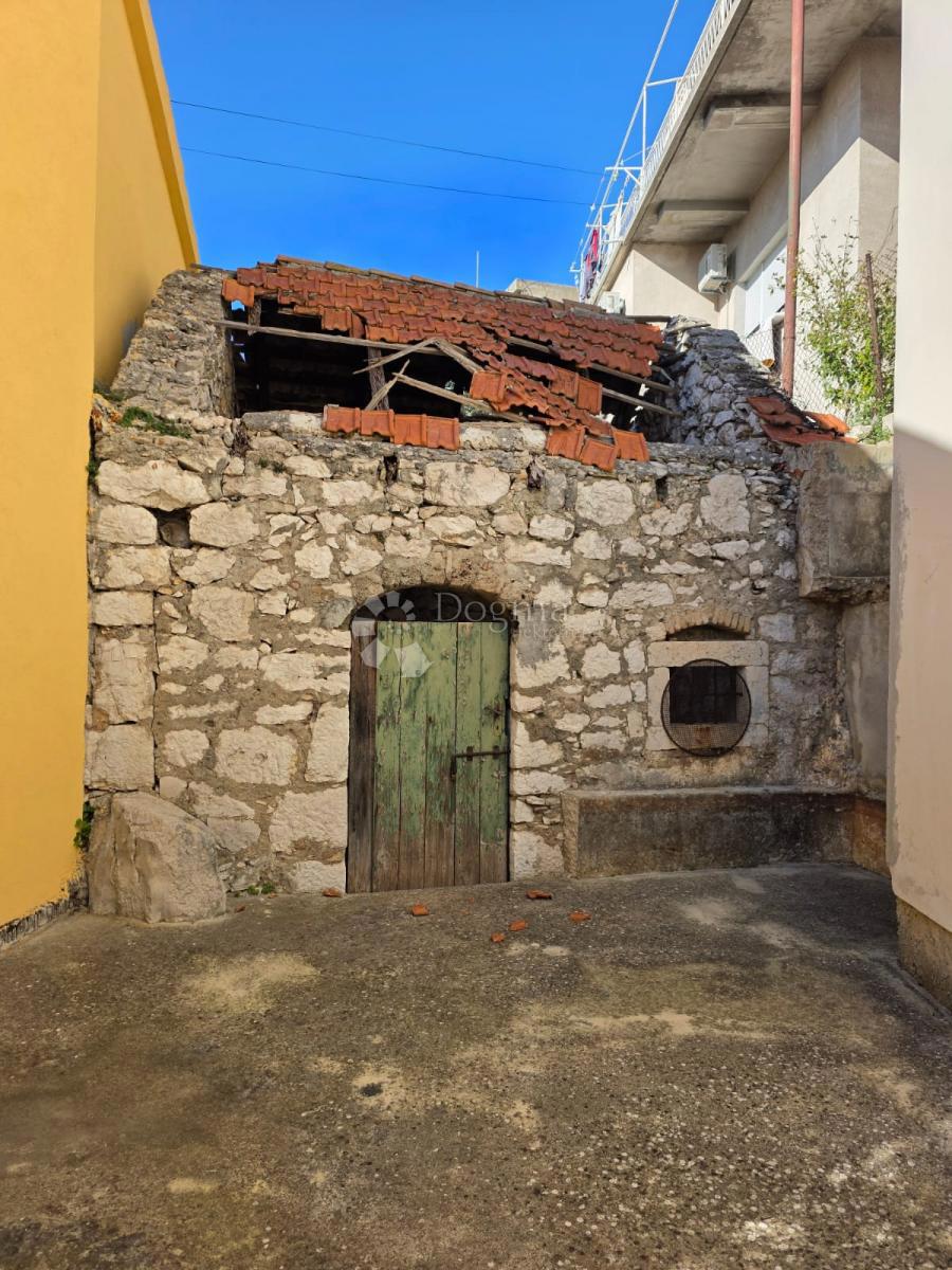 ŠIBENIK - 2 HIŠI V CENTRU MESTA! ODLIČNA PRILOŽNOST