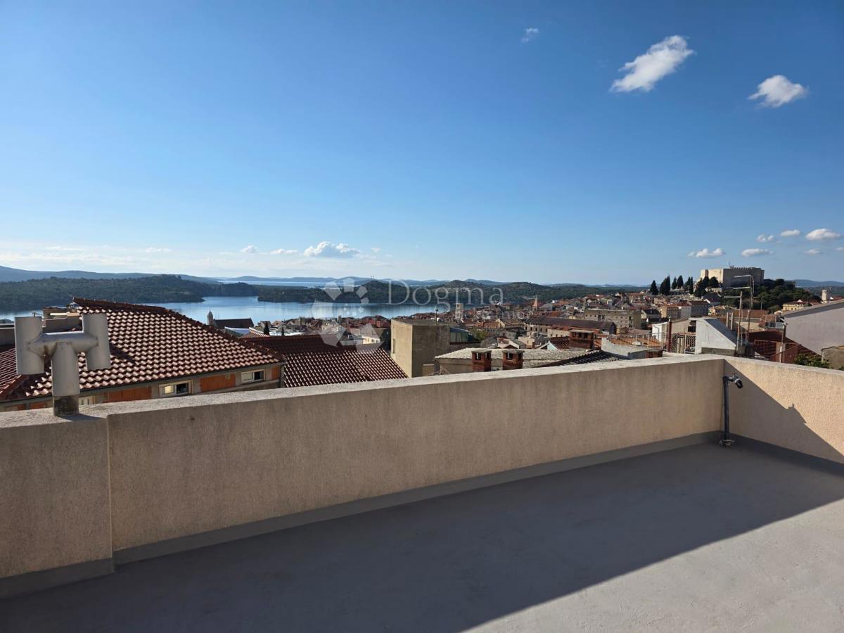 ŠIBENIK - 2 HIŠI V CENTRU MESTA! ODLIČNA PRILOŽNOST