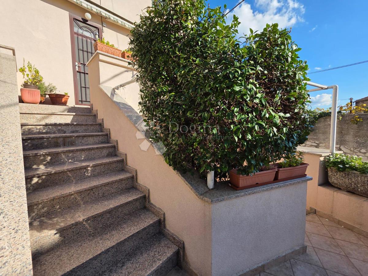 ŠIBENIK - 2 HIŠI V CENTRU MESTA! ODLIČNA PRILOŽNOST