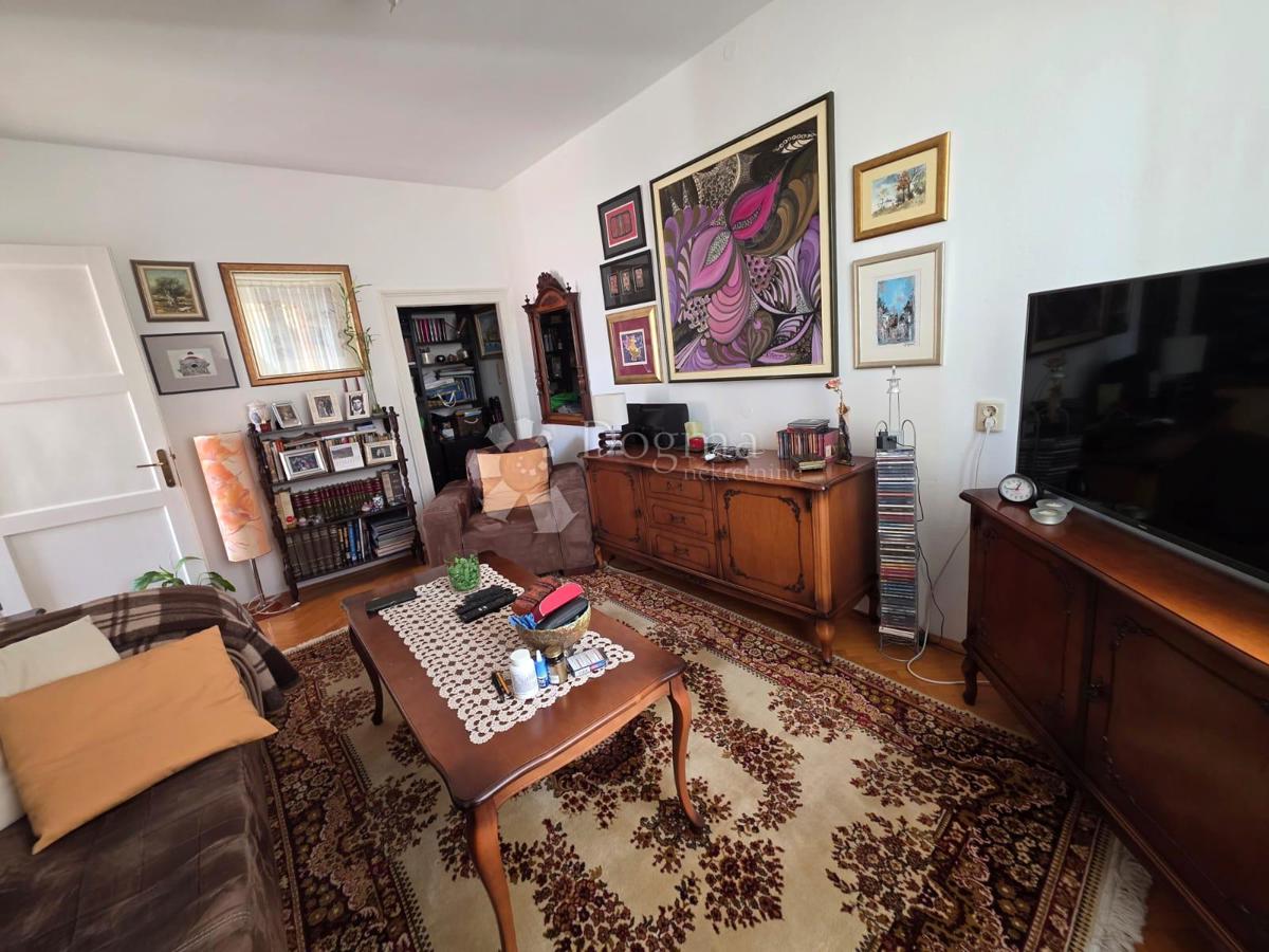 ŠIBENIK - 2 HIŠI V CENTRU MESTA! ODLIČNA PRILOŽNOST