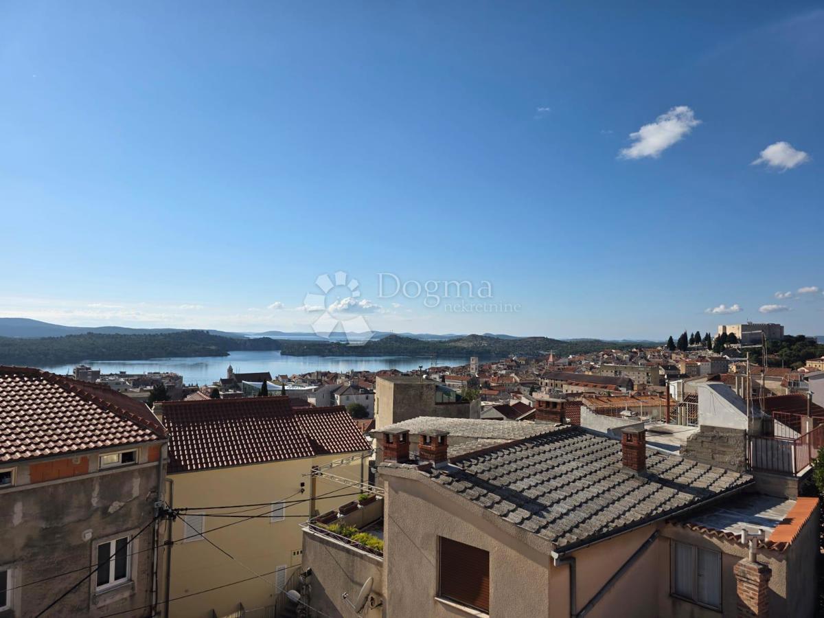 ŠIBENIK - 2 HIŠI V CENTRU MESTA! ODLIČNA PRILOŽNOST