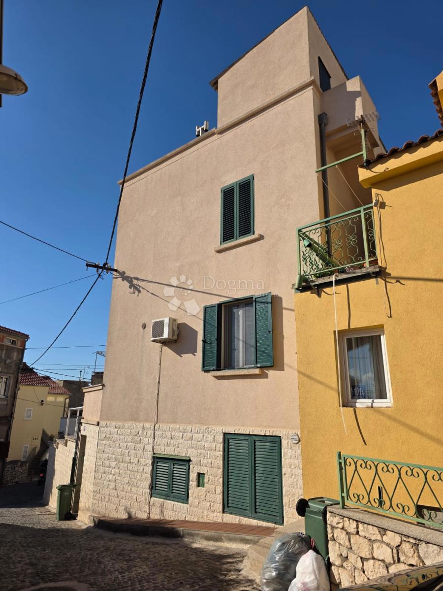 ŠIBENIK - 2 HIŠI V CENTRU MESTA! ODLIČNA PRILOŽNOST