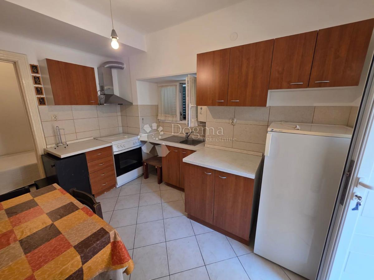 ŠIBENIK - 2 HIŠI V CENTRU MESTA! ODLIČNA PRILOŽNOST