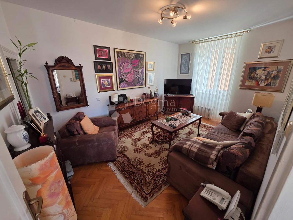 ŠIBENIK - 2 HIŠI V CENTRU MESTA! ODLIČNA PRILOŽNOST