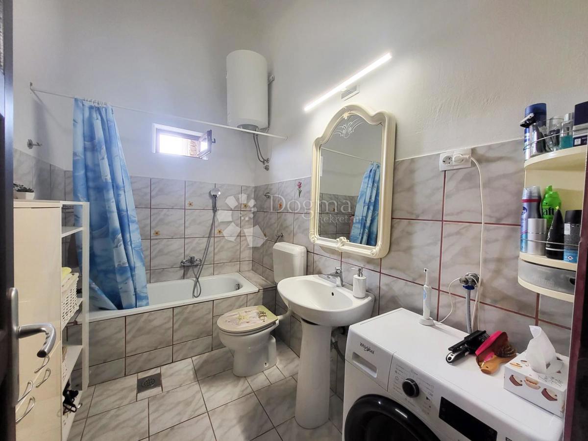 Stanovanje Centar, Pula, 70m2