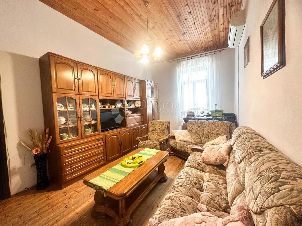 Stanovanje Centar, Pula, 70m2