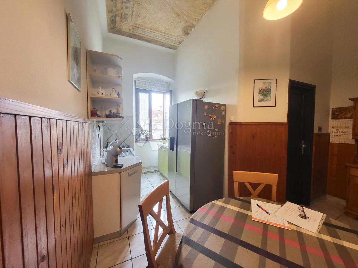 Stanovanje Centar, Pula, 70m2