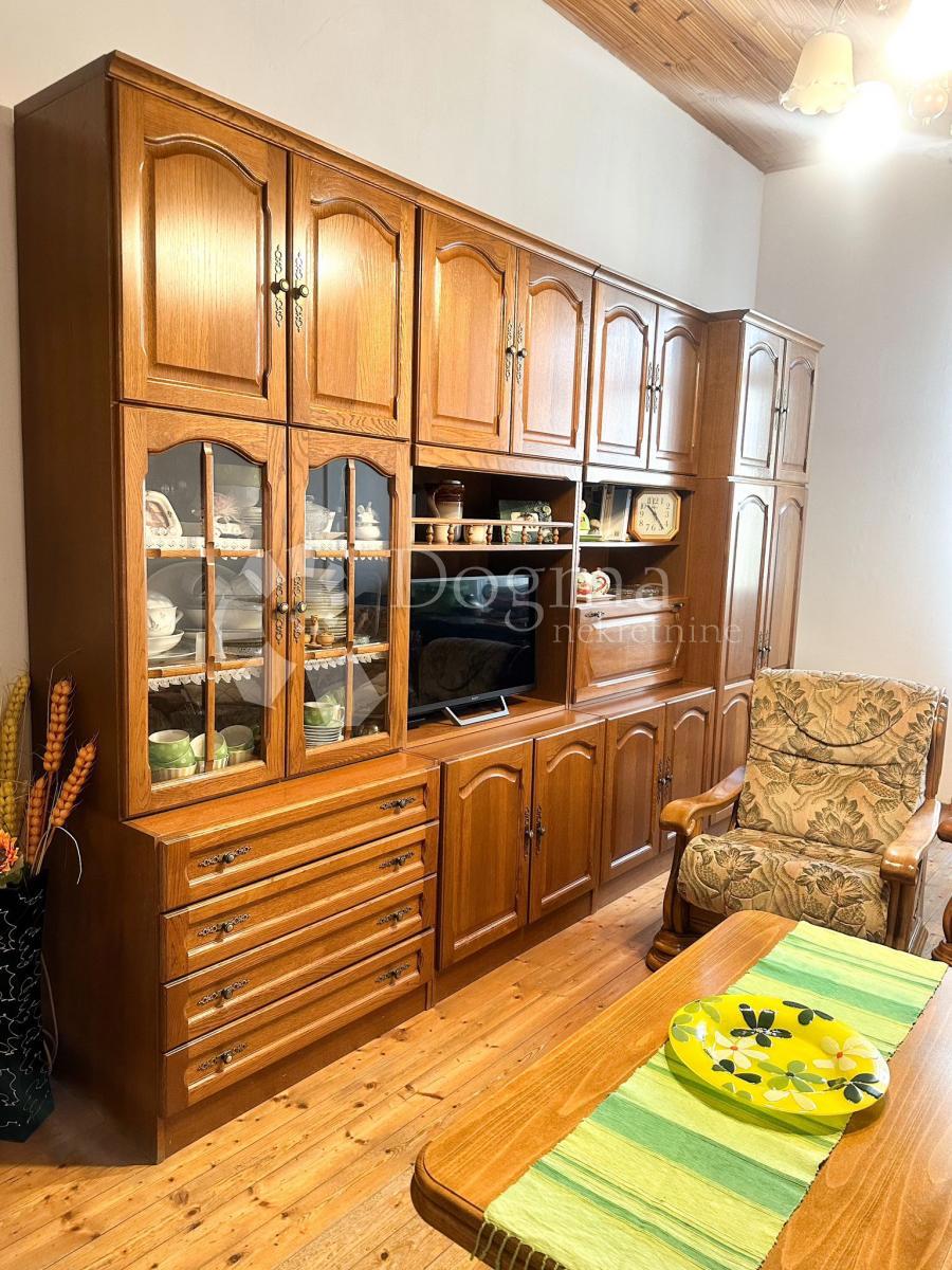 Stanovanje Centar, Pula, 70m2