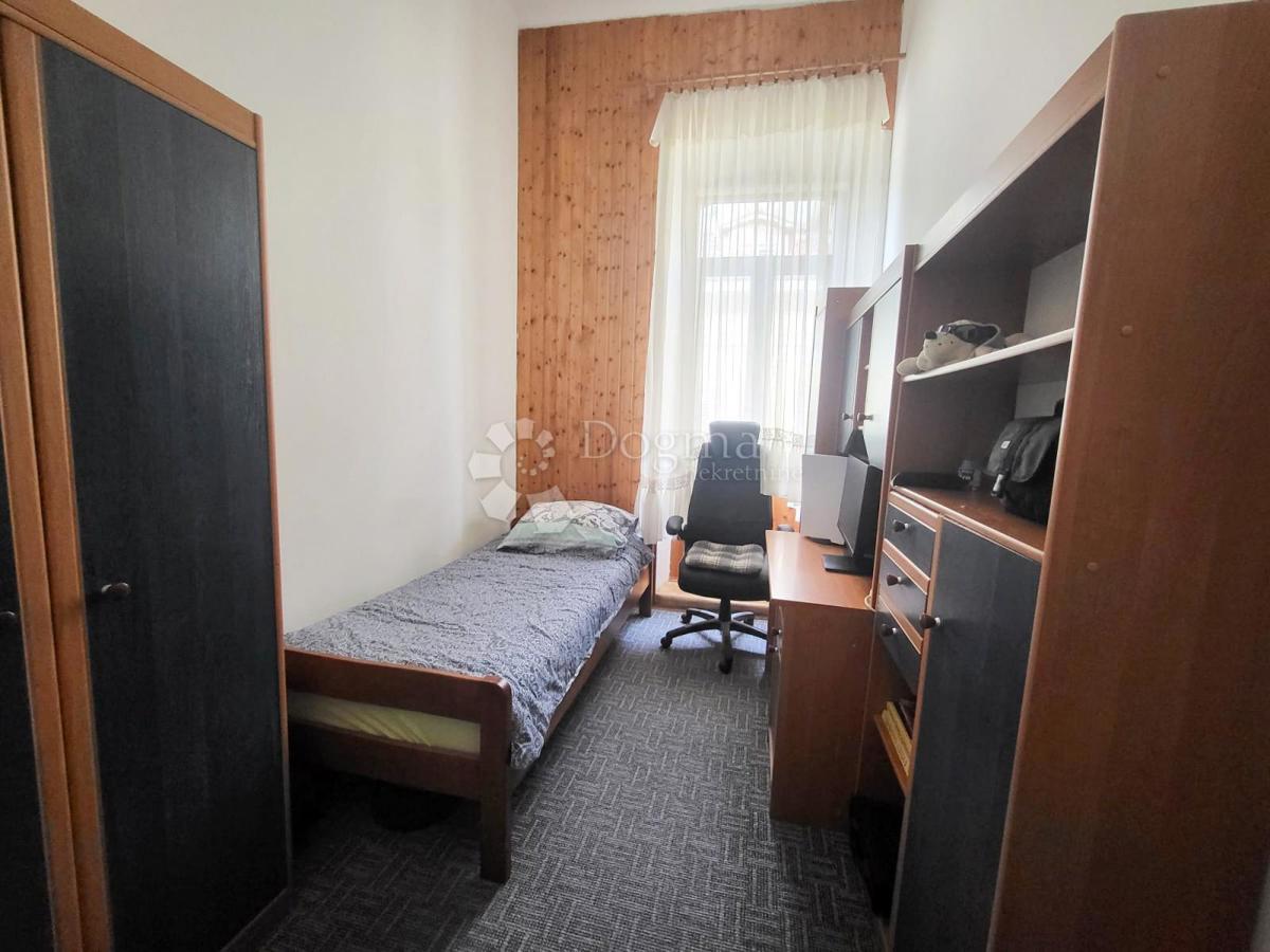 Stanovanje Centar, Pula, 70m2