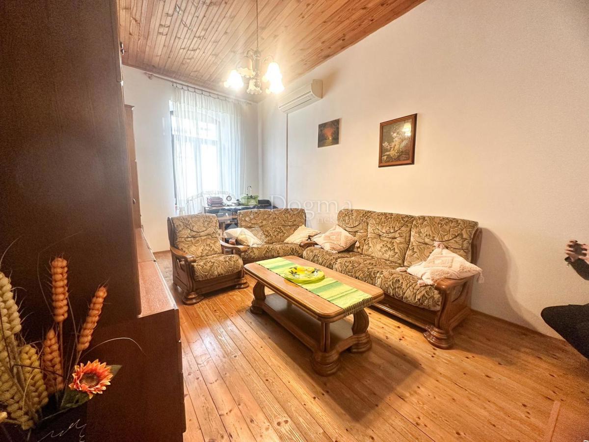 Stanovanje Centar, Pula, 70m2