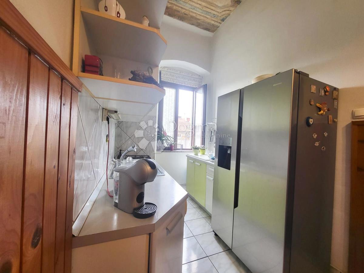 Stanovanje Centar, Pula, 70m2