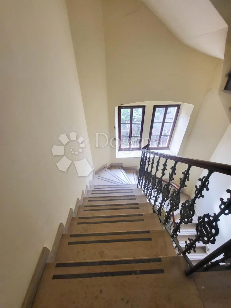 Stanovanje Centar, Pula, 70m2