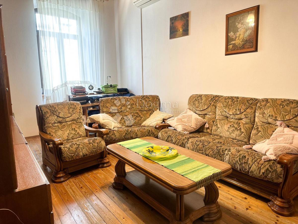 Stanovanje Centar, Pula, 70m2