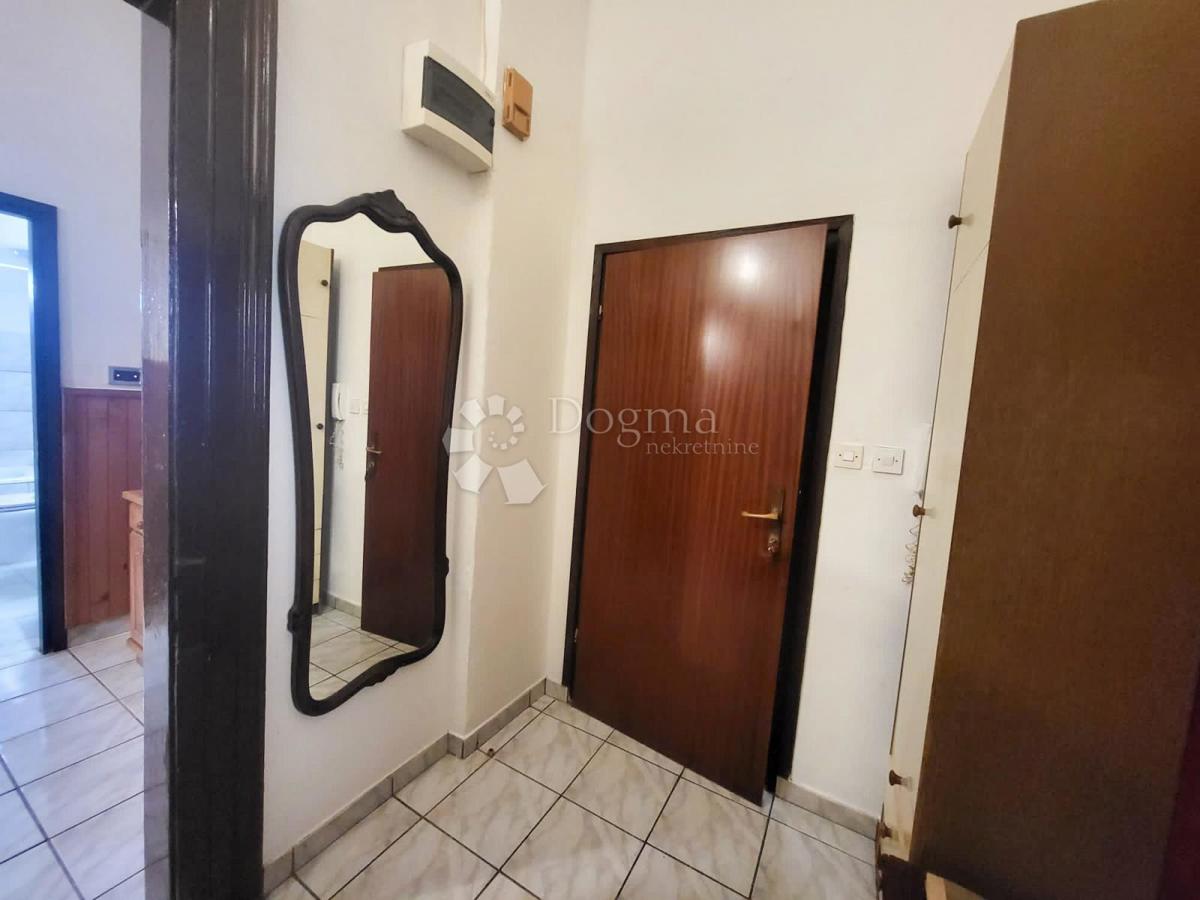 Stanovanje Centar, Pula, 70m2