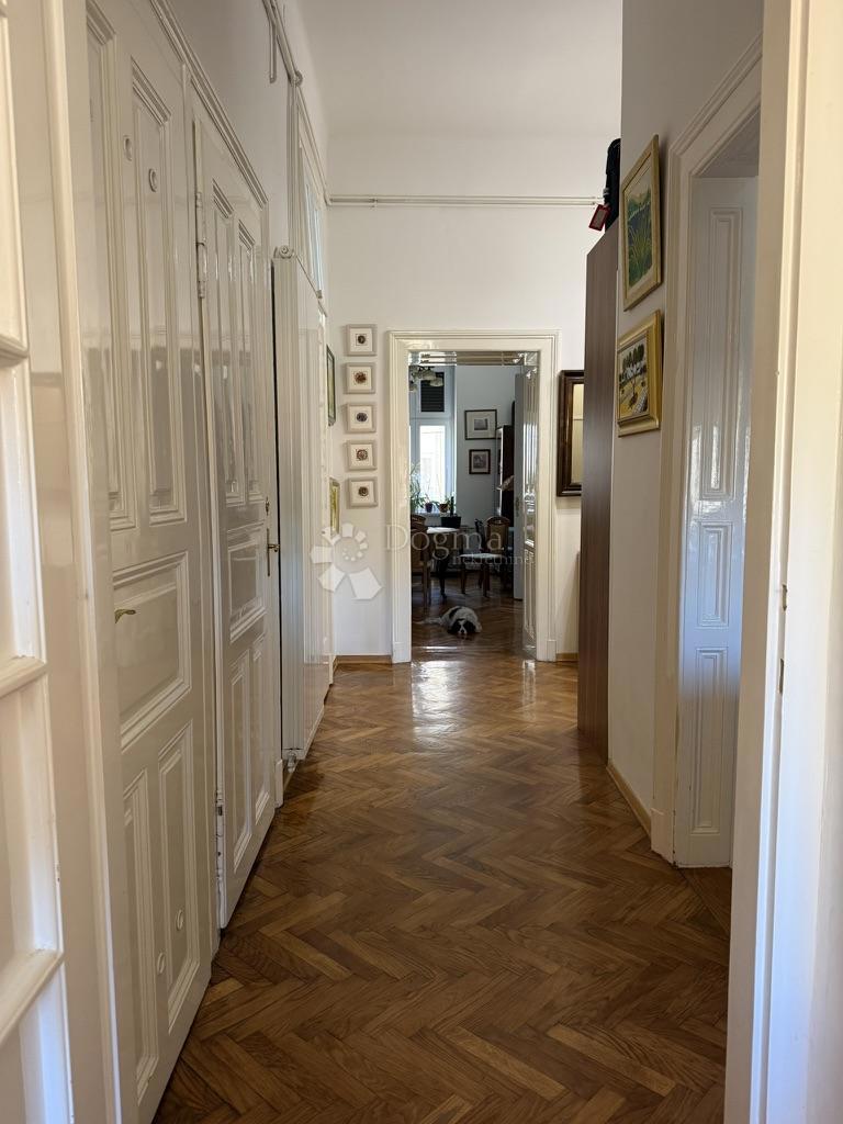 Meščanski biser na Kaptolu