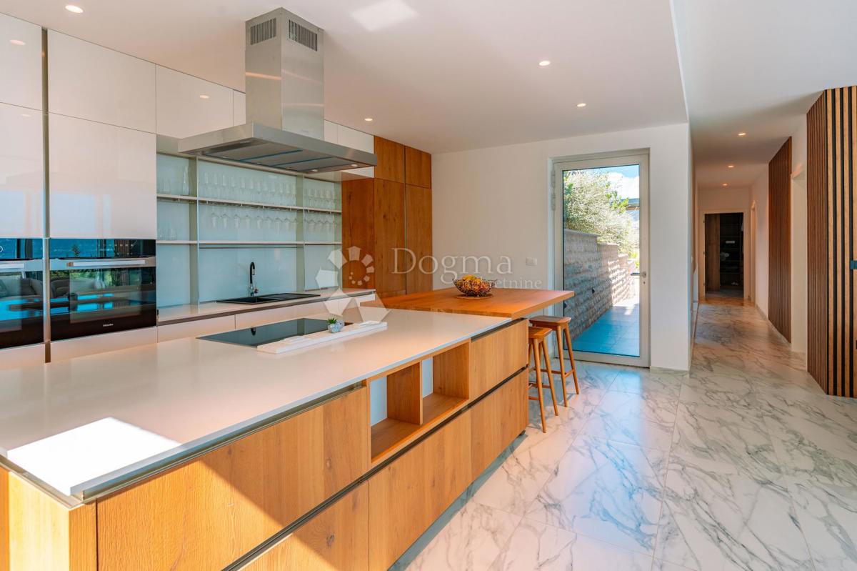 Hiša Žrnovo, Korčula, 360m2