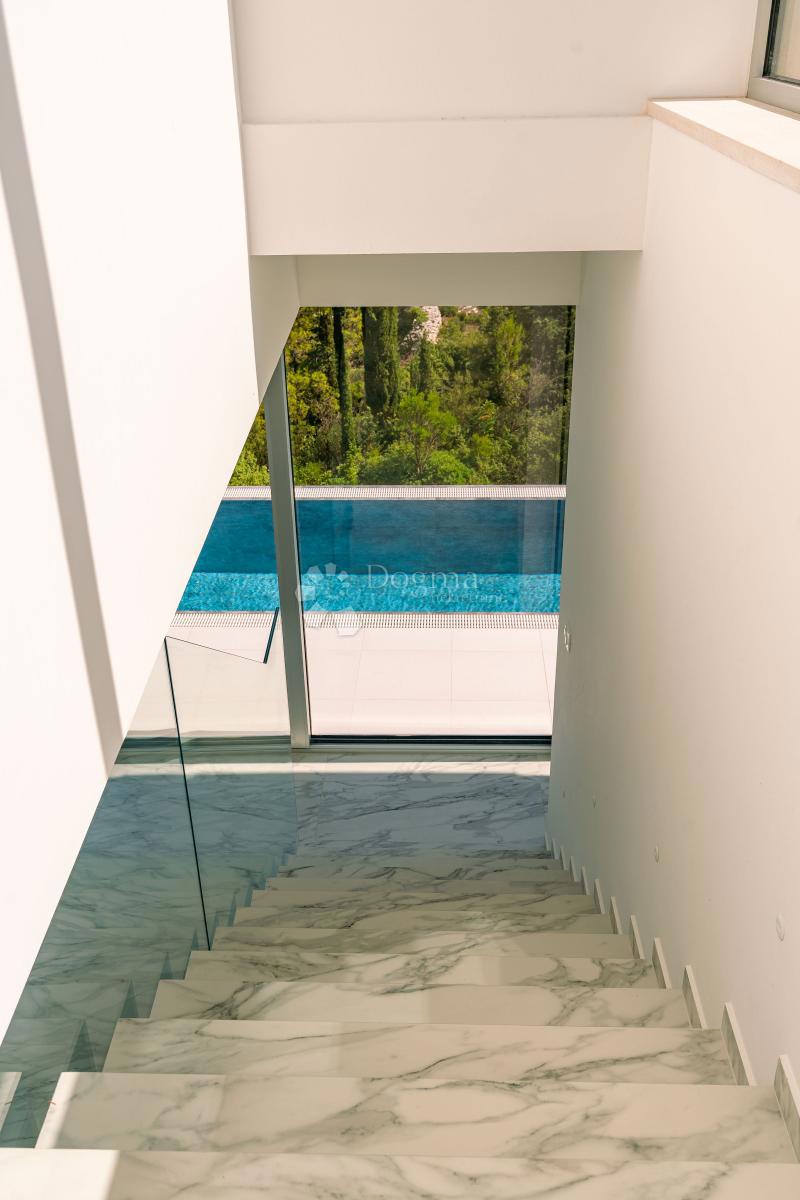 Hiša Žrnovo, Korčula, 360m2