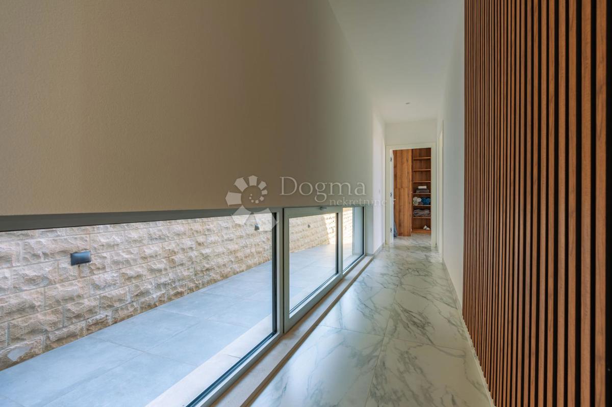 Hiša Žrnovo, Korčula, 360m2