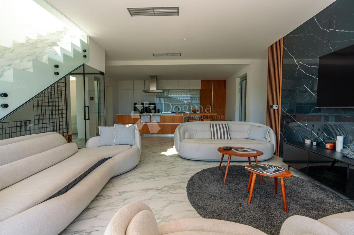 Hiša Žrnovo, Korčula, 360m2