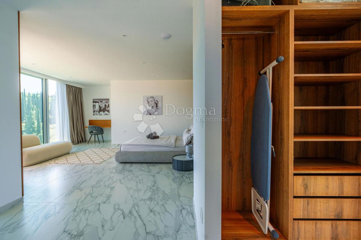 Hiša Žrnovo, Korčula, 360m2