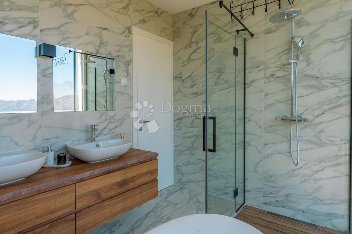 Hiša Žrnovo, Korčula, 360m2