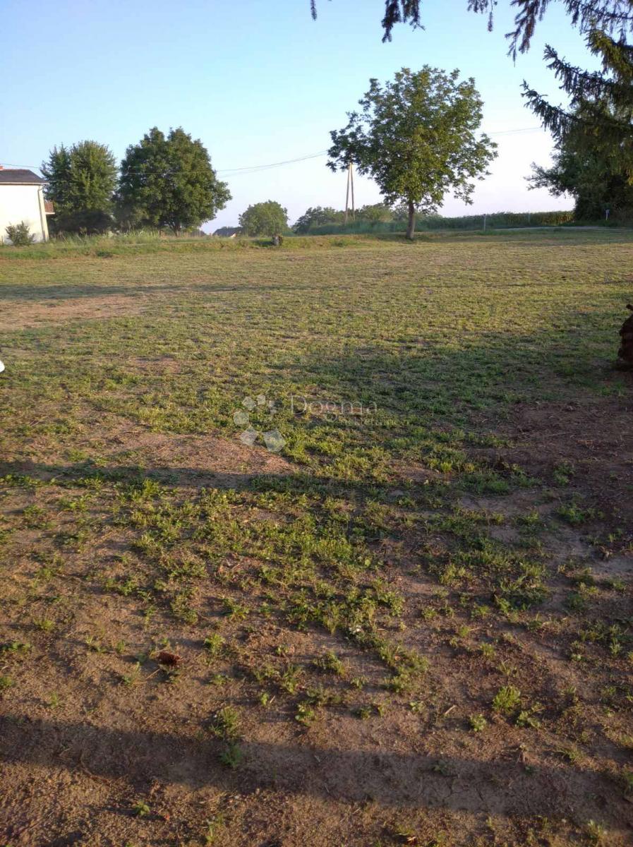 Zazidljivo zemljišče Beli Manastir, 2.036m2