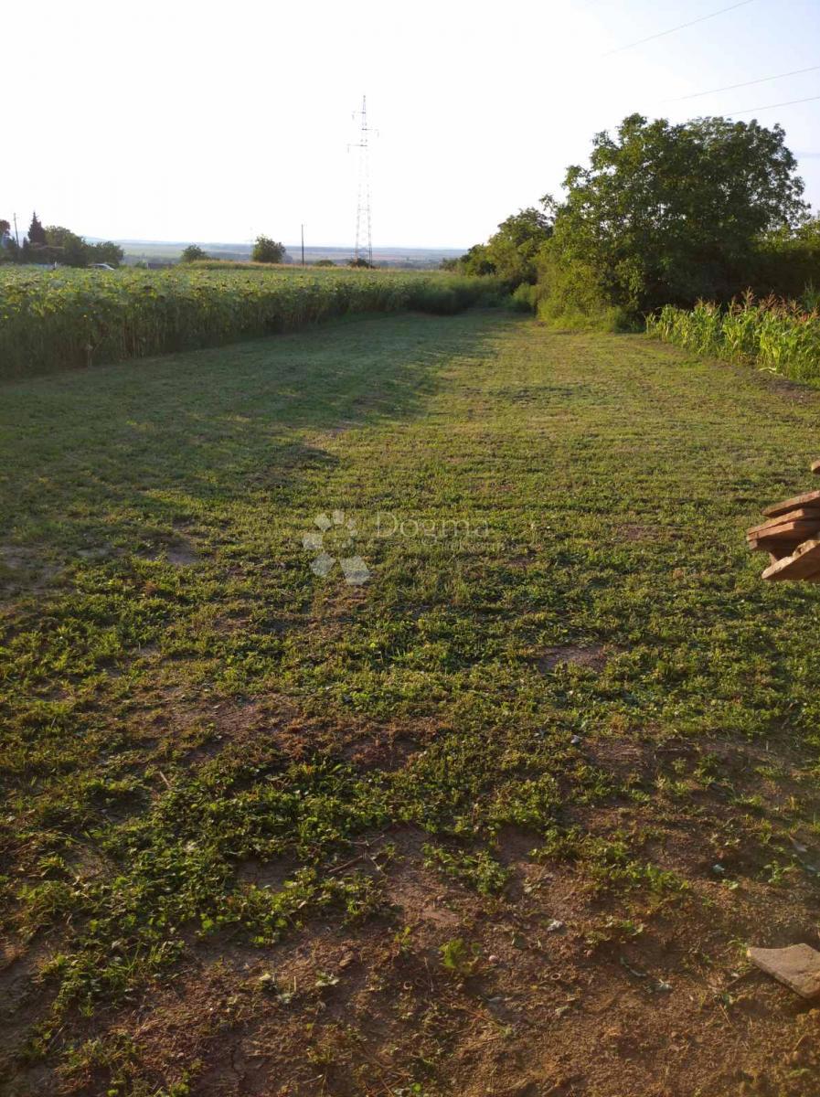 Zazidljivo zemljišče Beli Manastir, 2.036m2