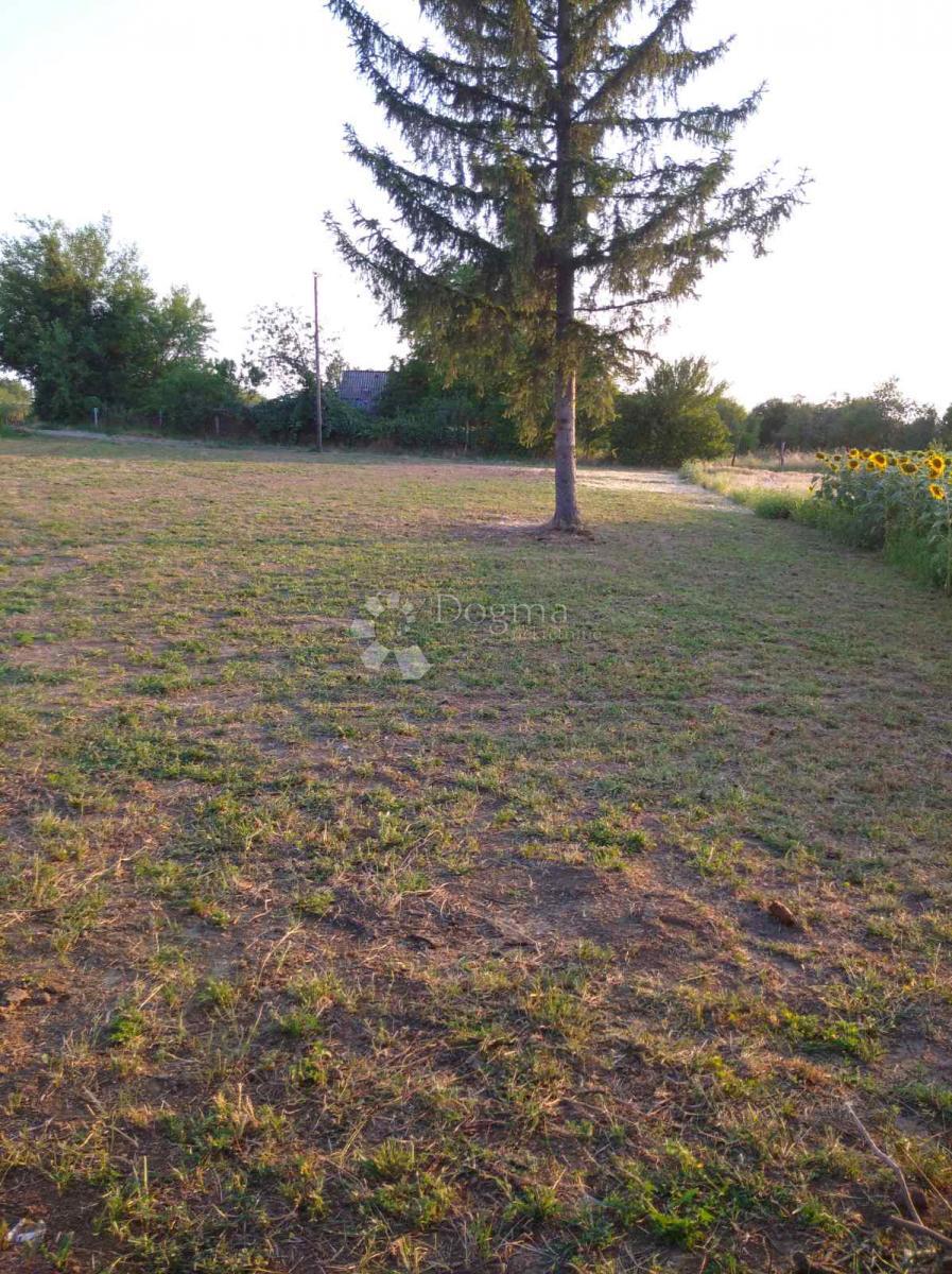 Zazidljivo zemljišče Beli Manastir, 2.036m2