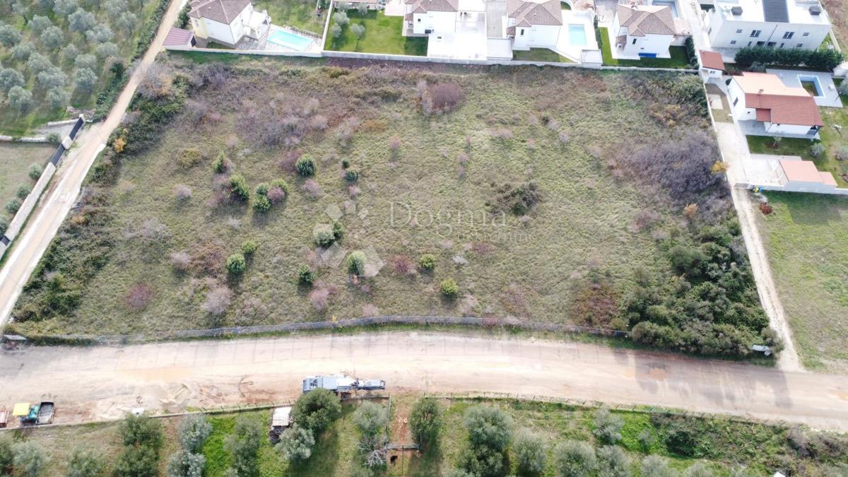 Zazidljivo zemljišče Vodnjan, 8.388m2