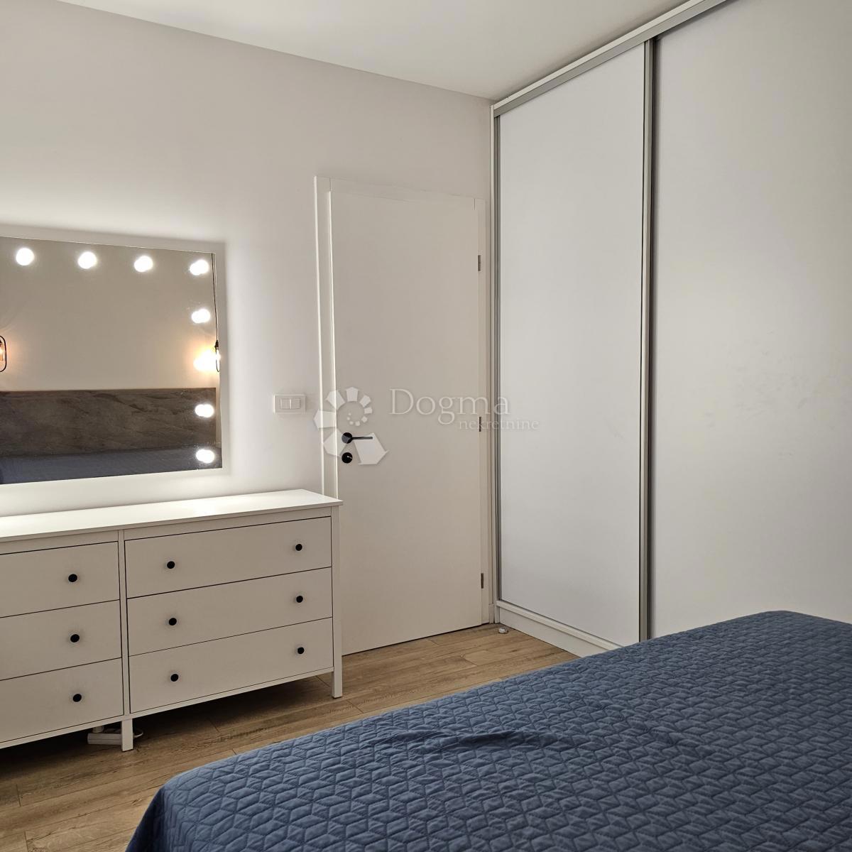 Hiša Cvjetno naselje, Osijek, 150m2