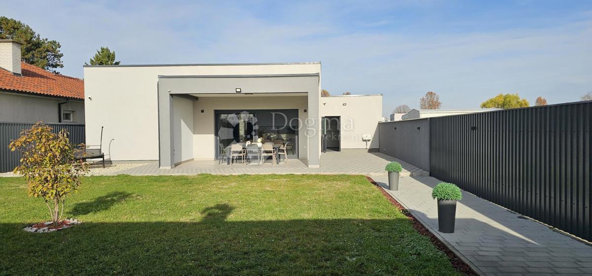 Hiša Cvjetno naselje, Osijek, 150m2