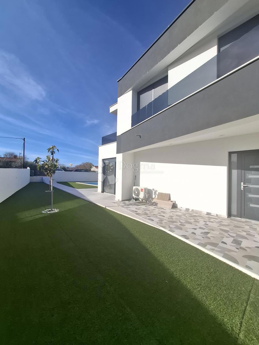 Hiša Crno, Zadar, 217m2