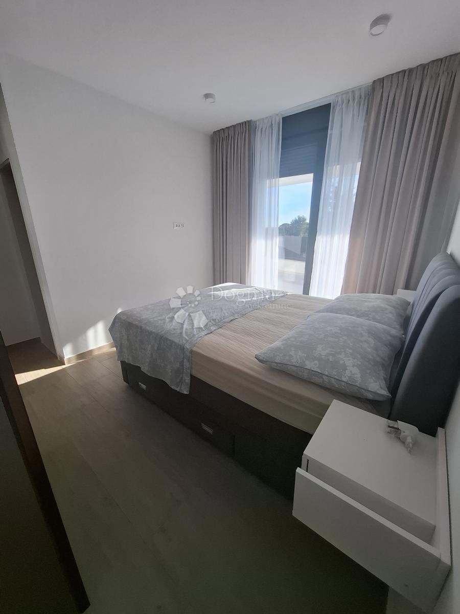 Hiša Crno, Zadar, 217m2