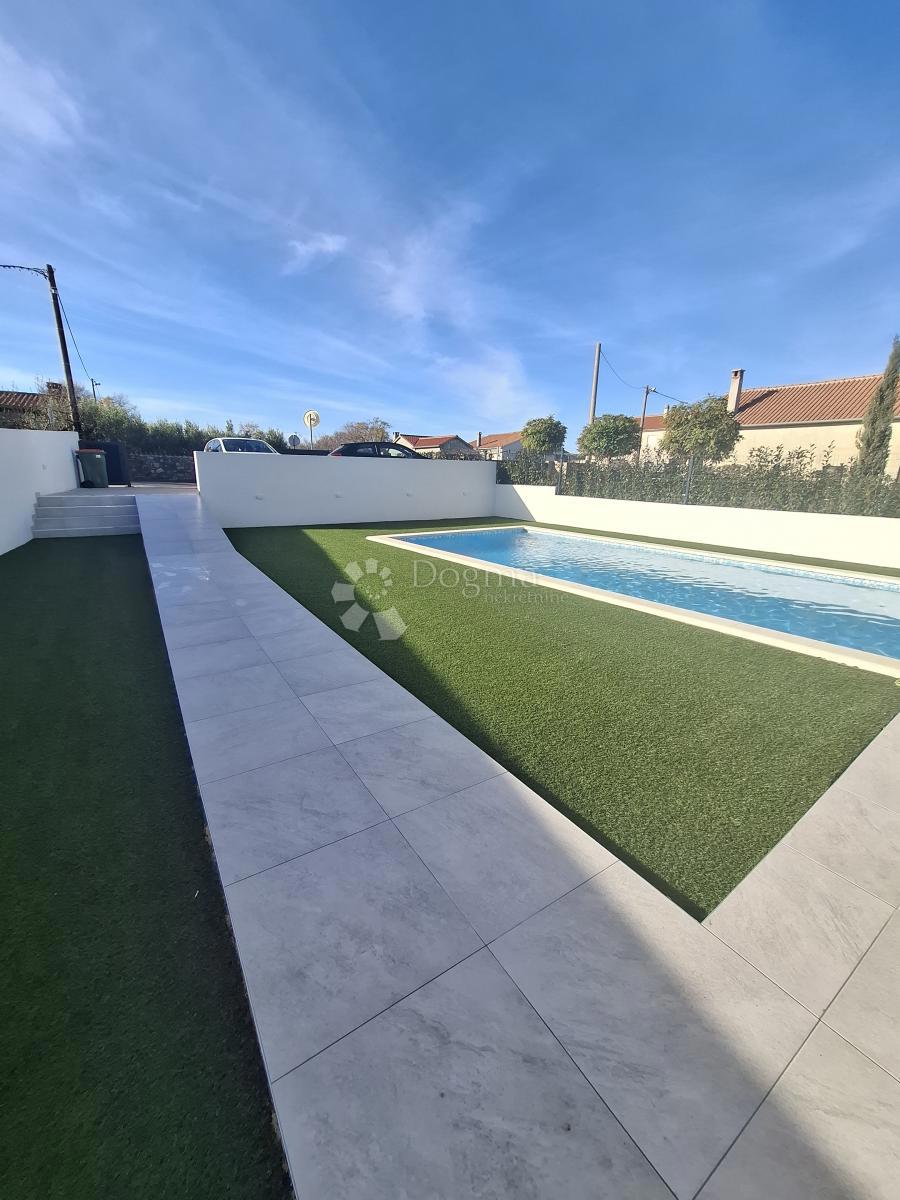 Hiša Crno, Zadar, 217m2