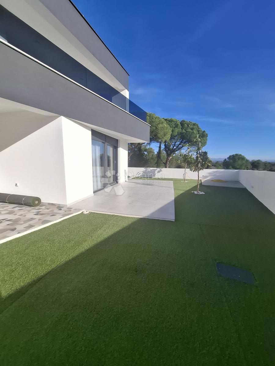 Hiša Crno, Zadar, 217m2