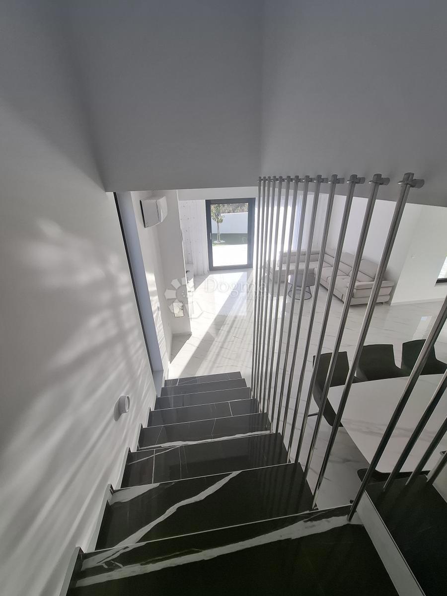 Hiša Crno, Zadar, 217m2