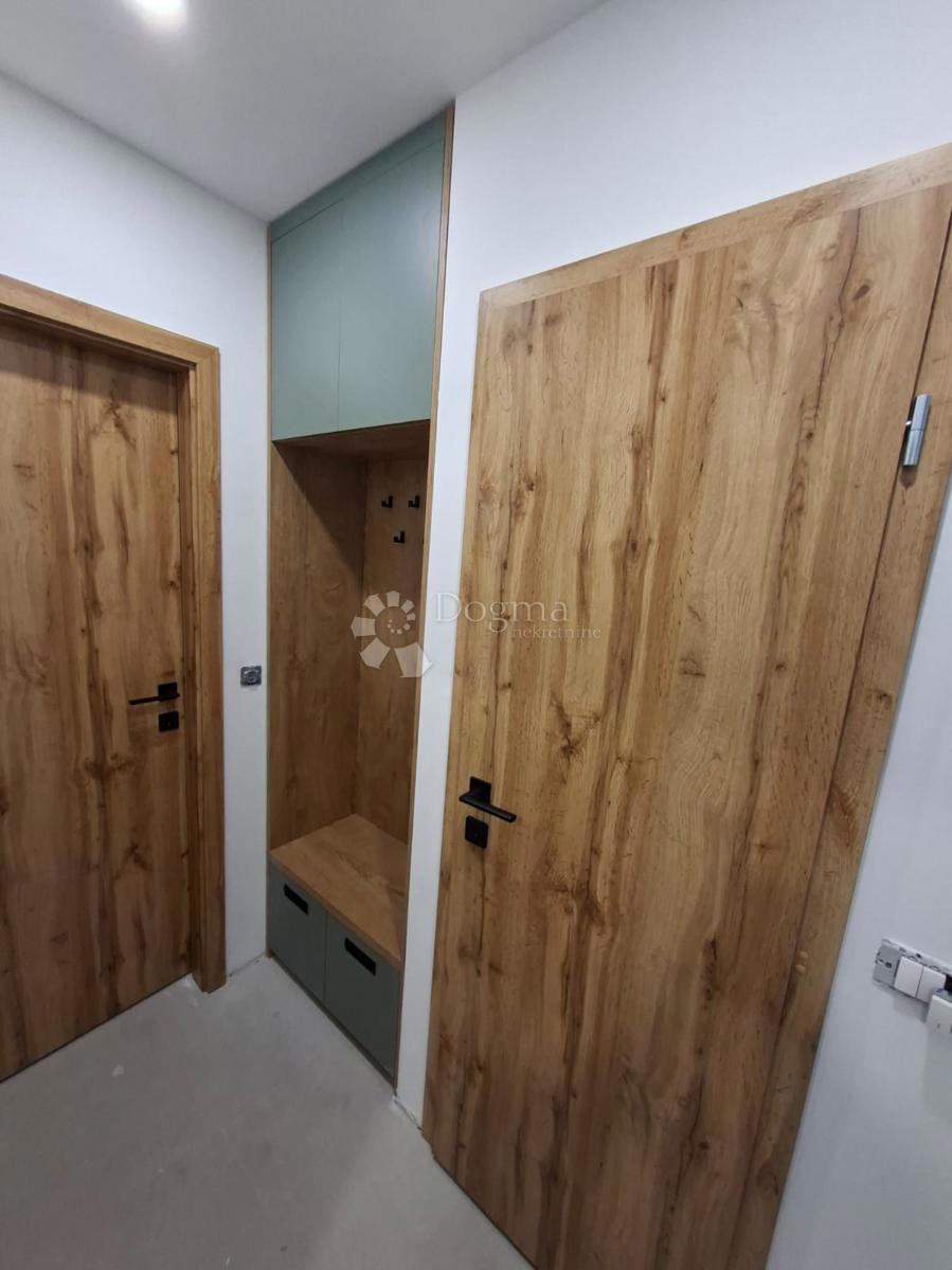 Hiša Valpovo, 305m2